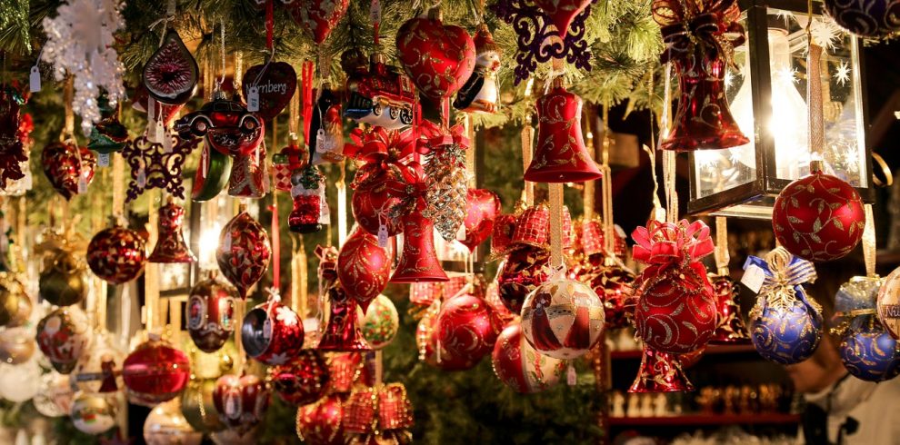 christmas market 550323 1280 990x490